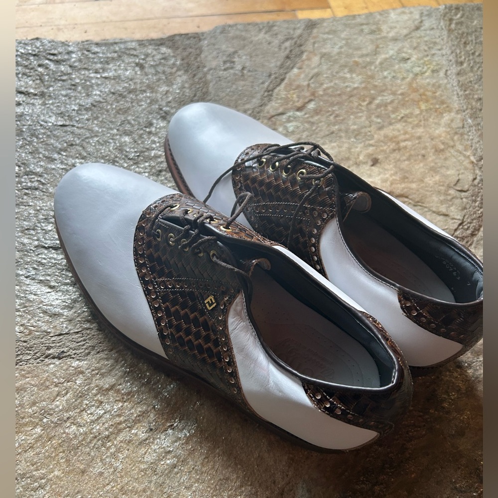 Men’s leather cleats